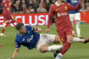 裁判公司承认误判!官方:塔科夫斯基飞铲麦卡利斯特应被红牌罚下