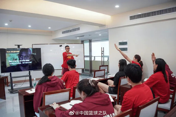 Baccarat Gaming-本周中国女篮训练课余,教练组特别准备一次“英语角”活动