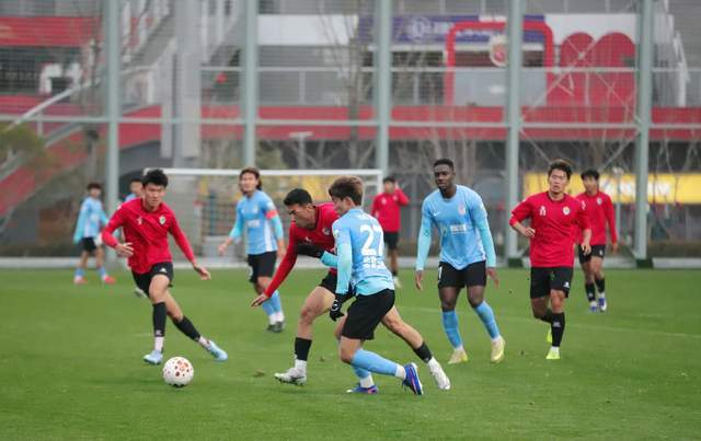 百家乐官网-毛伟杰合同剩1年 与冯劲竞争主力 大连首胜在三镇?卡迪斯标王